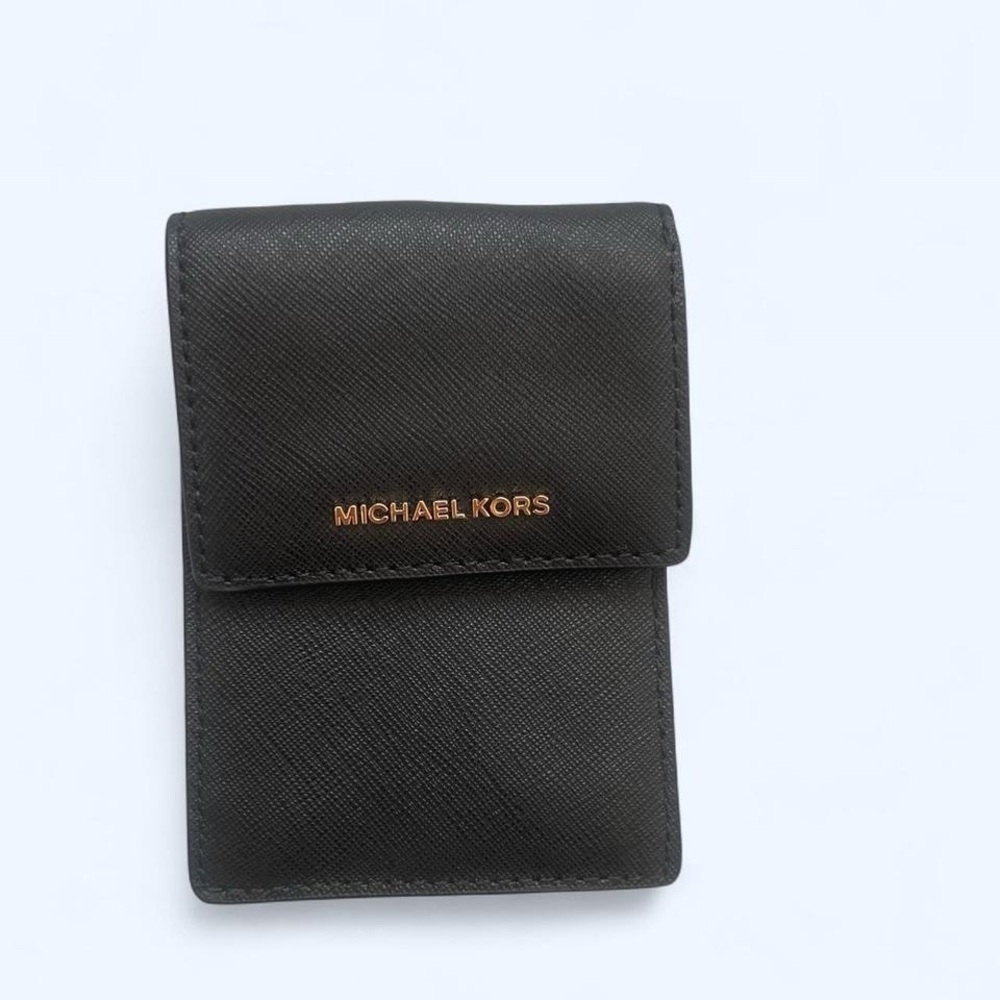 Michael Kors Travel Wallet ID Lanyard
Black‎ with gold hardware